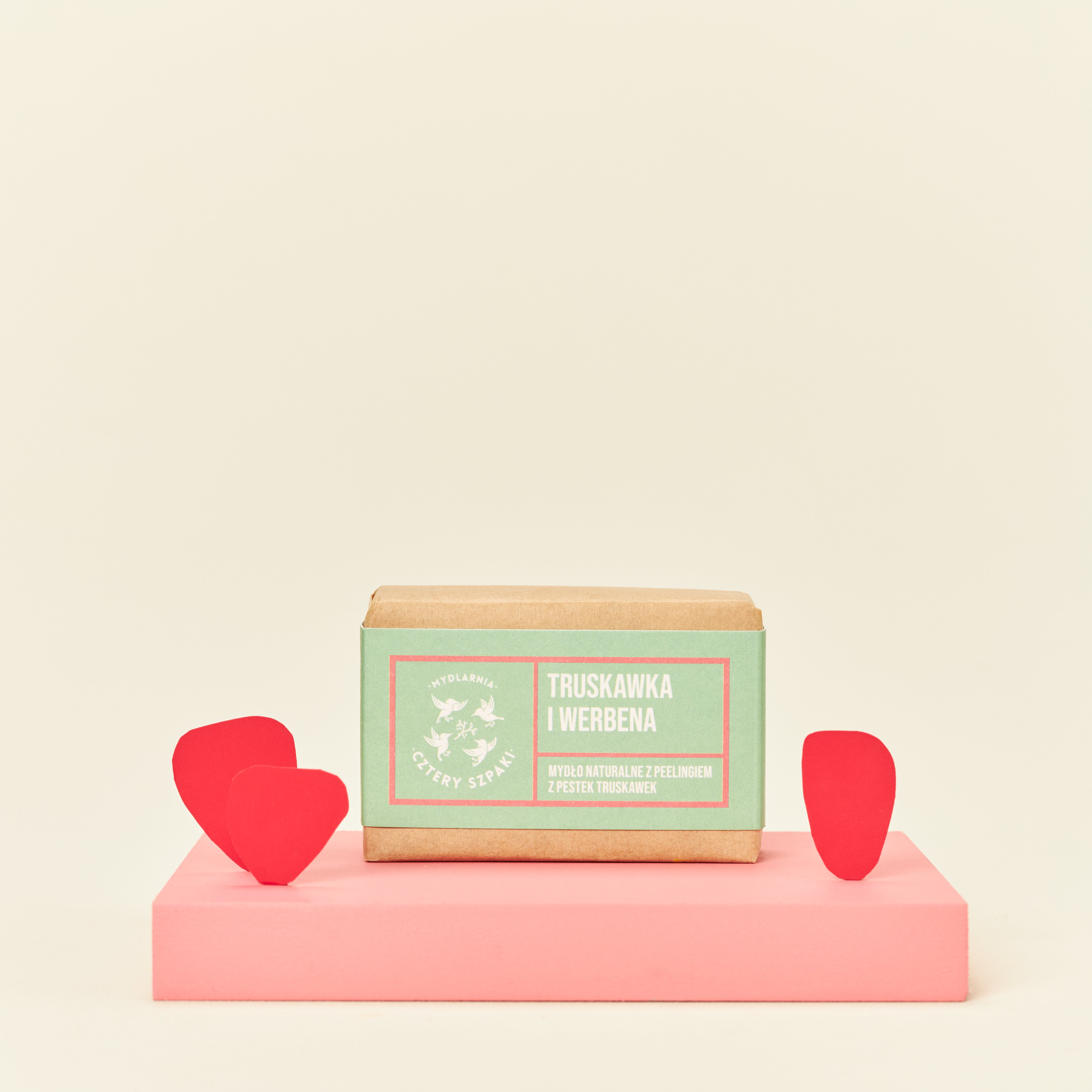 Mydło naturalne z peelingiem z pestek truskawek Truskawka i Werbena w papierowym opakowaniu, 4 Szpaki