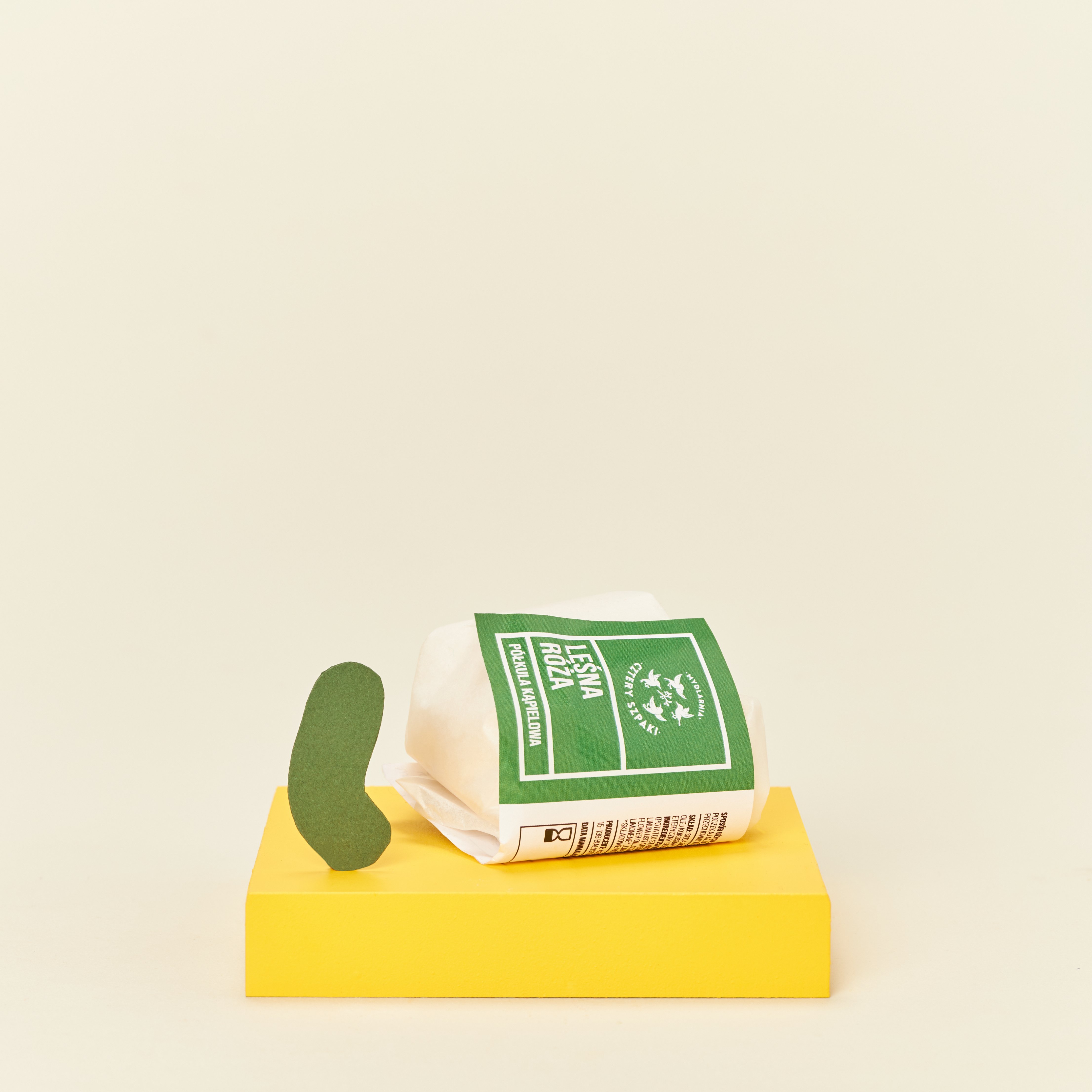 Półkula kąpielowa Leśna Róża w papierowym opakowaniu