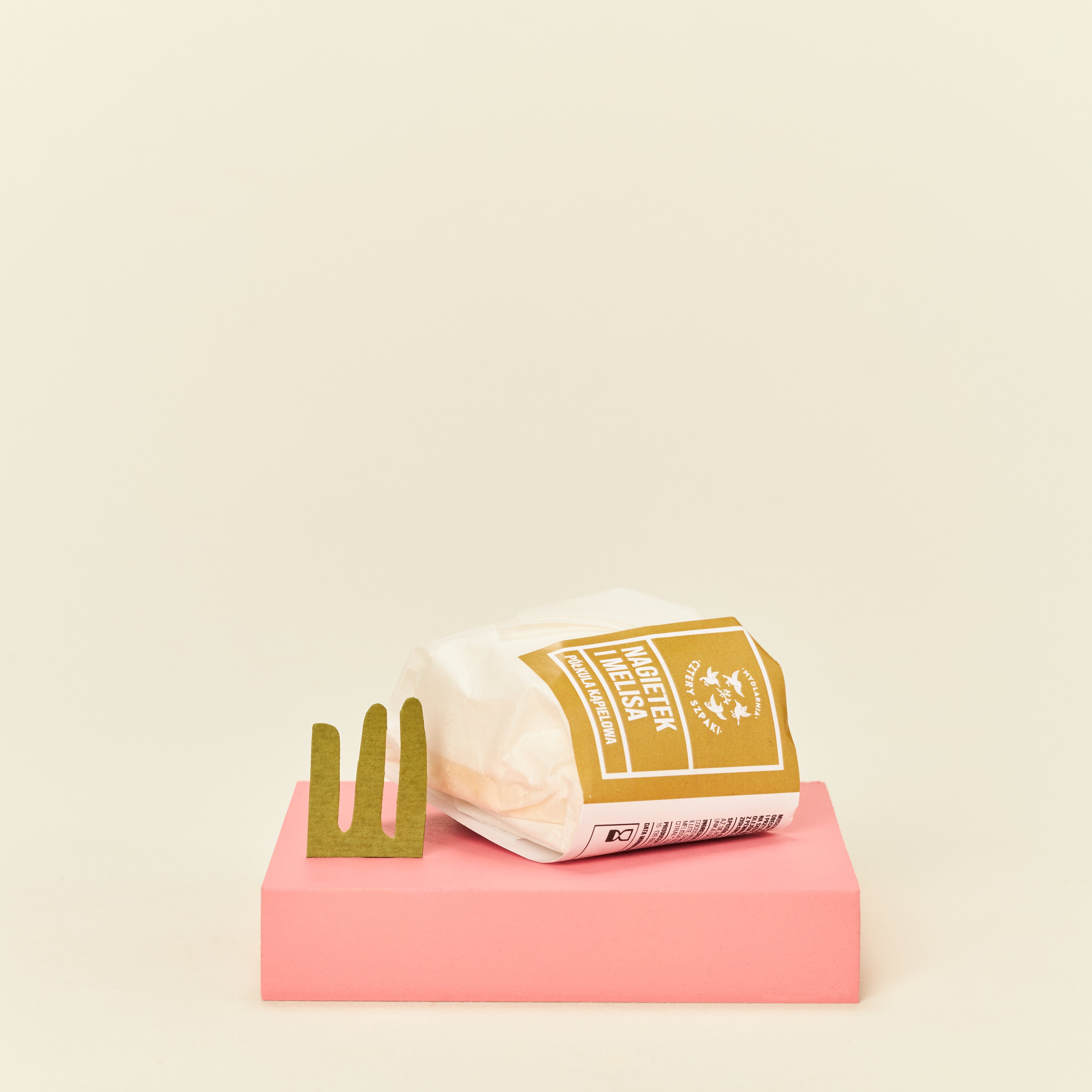 Półkula kąpielowa Nagietek i Melisa w papierowym opakowaniu