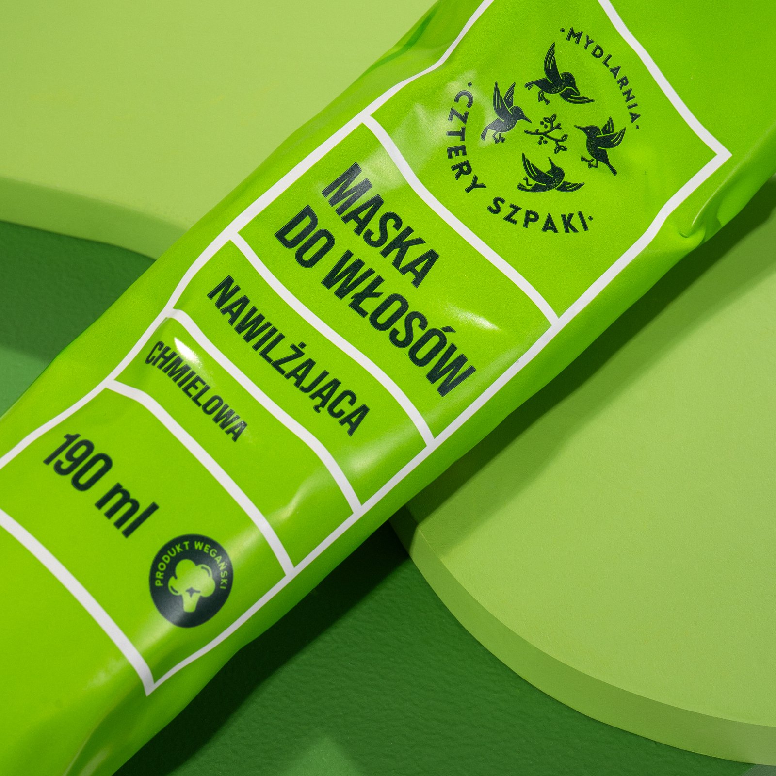 Moisturizing hair mask Chmielowa in a green tube