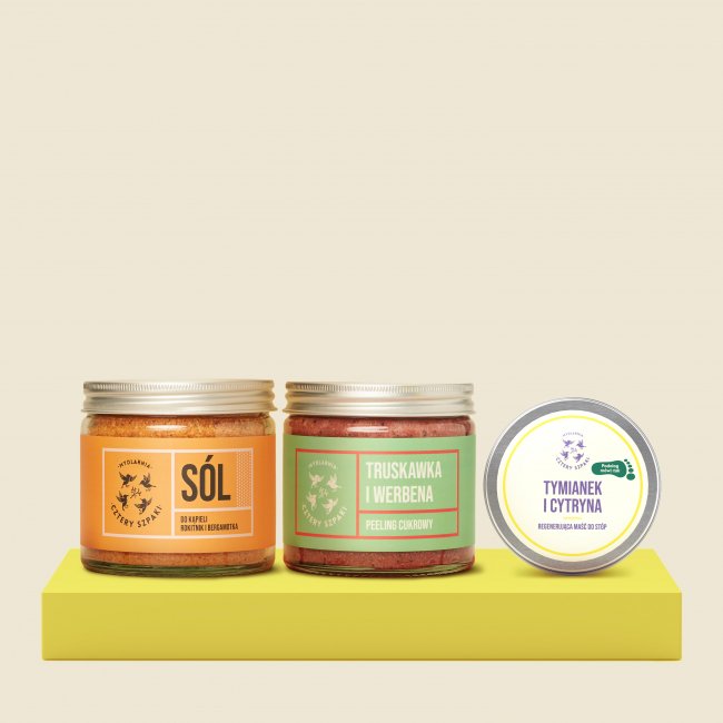 SPA dla st&oacute;p set. W zestawie: s&oacute;l do kąpieli, peeling do ciała i maść do st&oacute;p. 